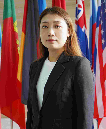 亢美婷